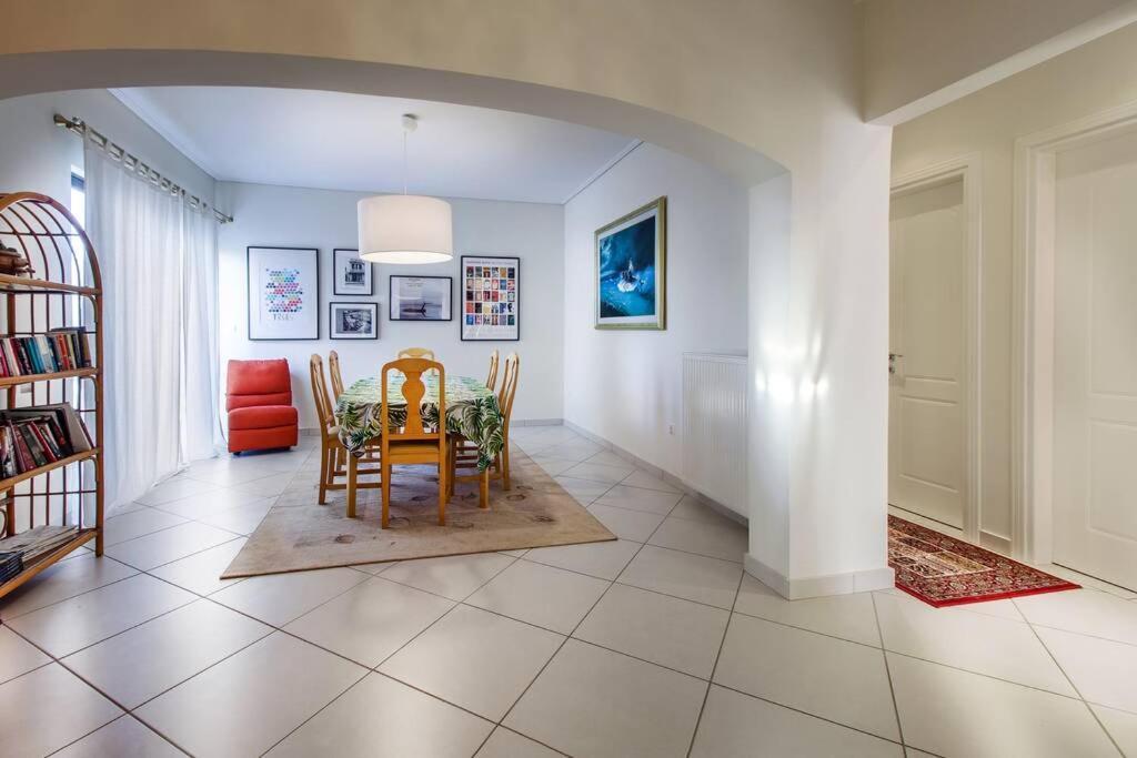 Spacious Apartment In Glyfada Close To The Sea Αθήνα Εξωτερικό φωτογραφία